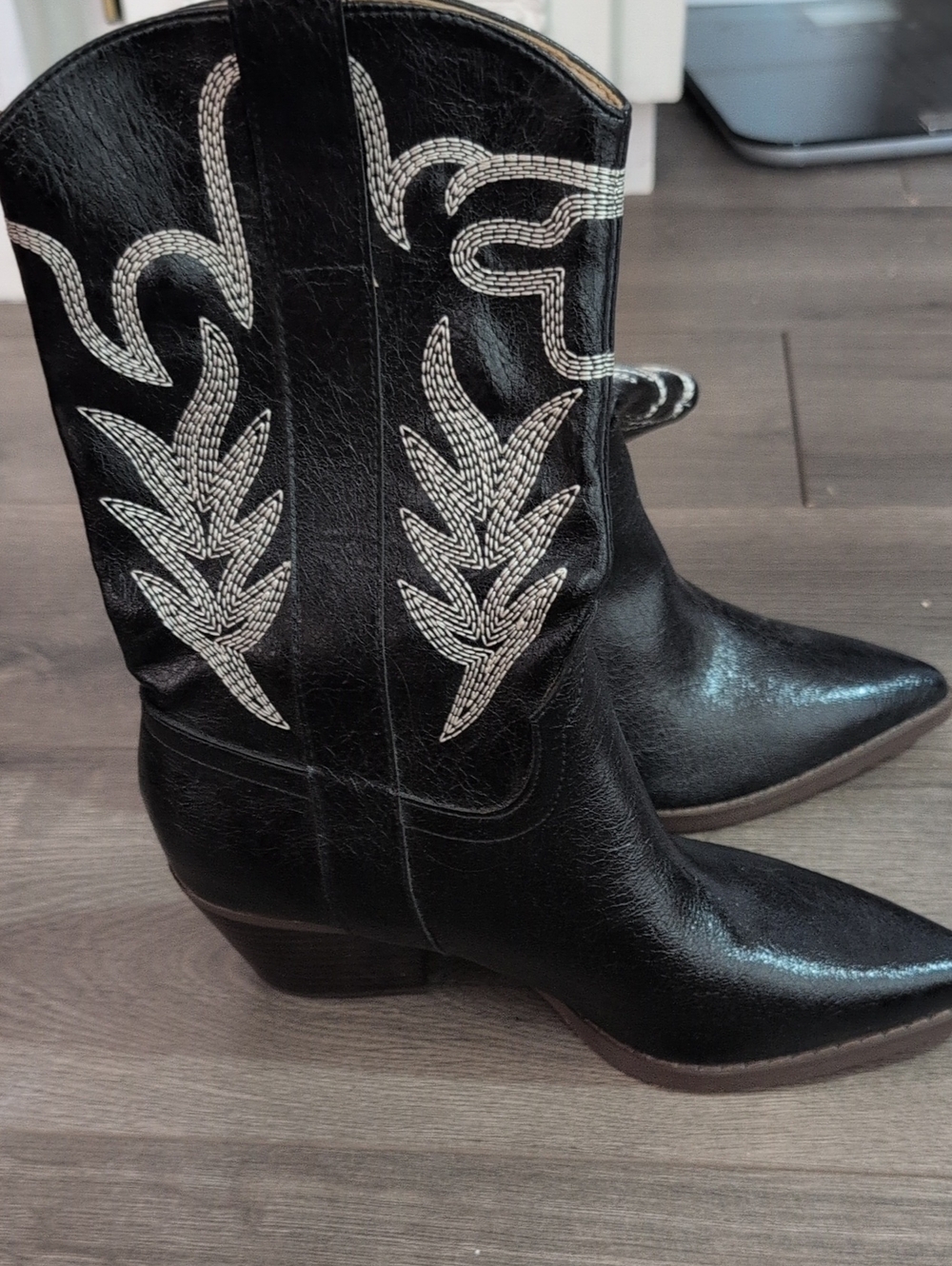 Classic Black Western Lace-Up Boots with White Embroidery